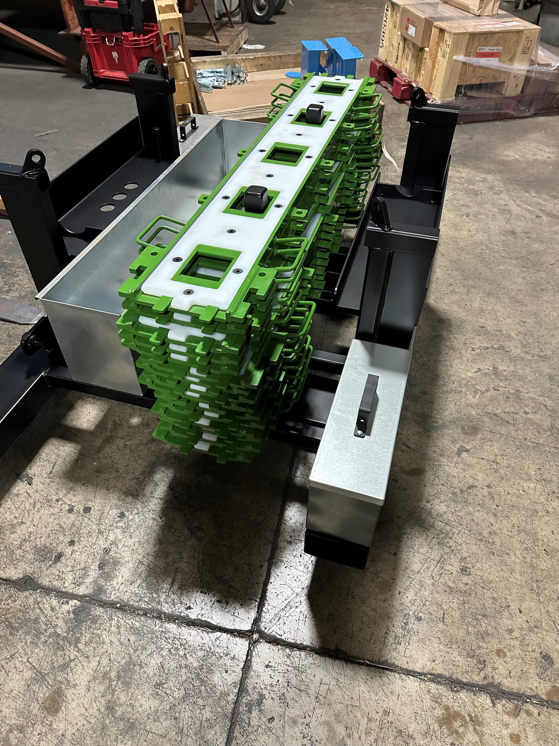 Warehouse product picture of the Hydra-Slide XLP150 track from LGH.