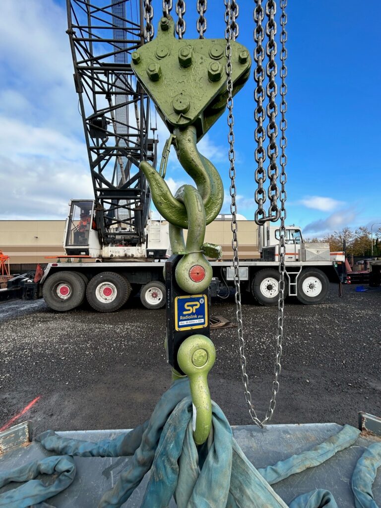 Jobsite photo demonstrating a Straightpoint Digital Load Link rental from LGH.