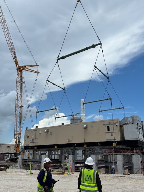 7-bar modular spreader lift to ensure precise positioning of electrical equipment